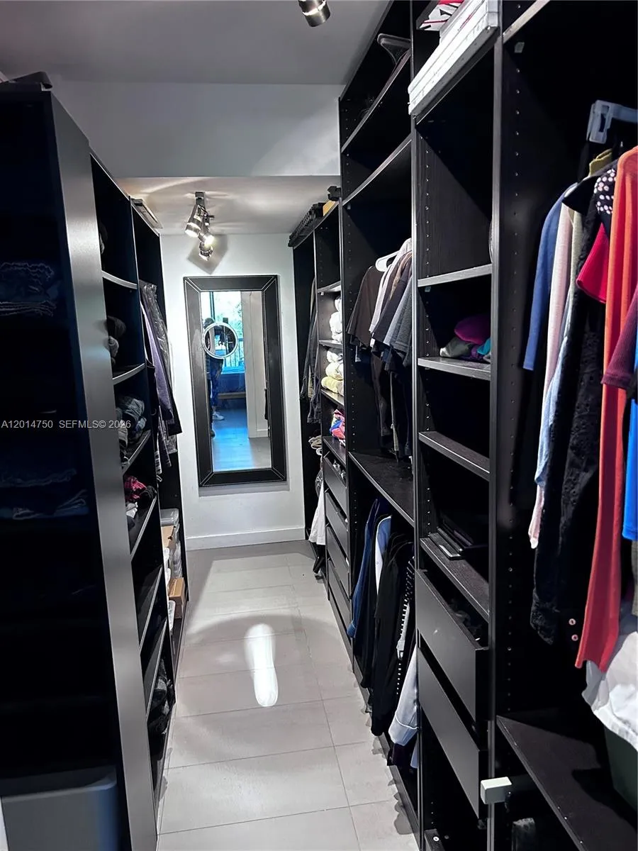 20365 W Country Club Dr #TH24 Aventura, FL 33180
