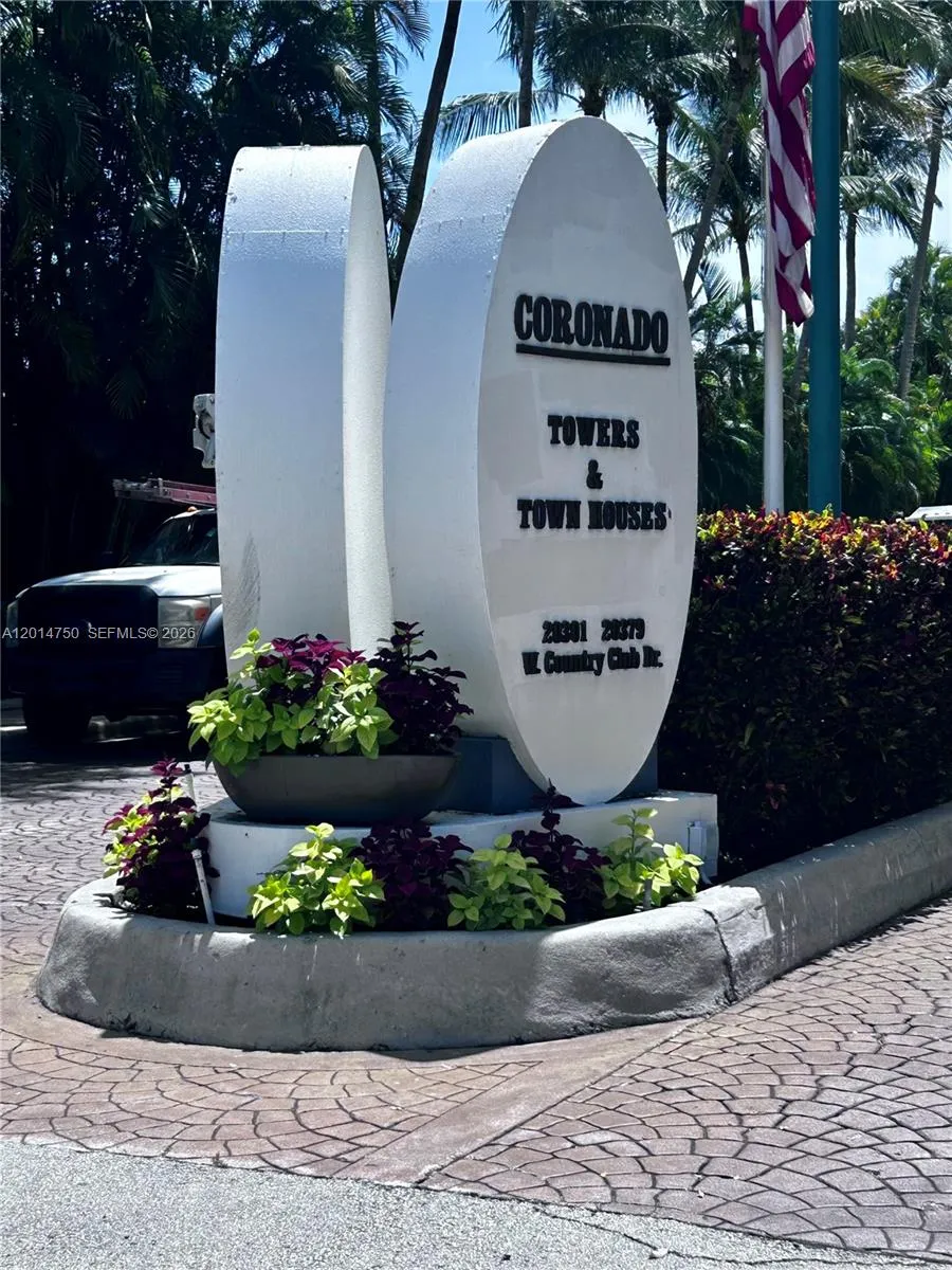 20365 W Country Club Dr #TH24 Aventura, FL 33180