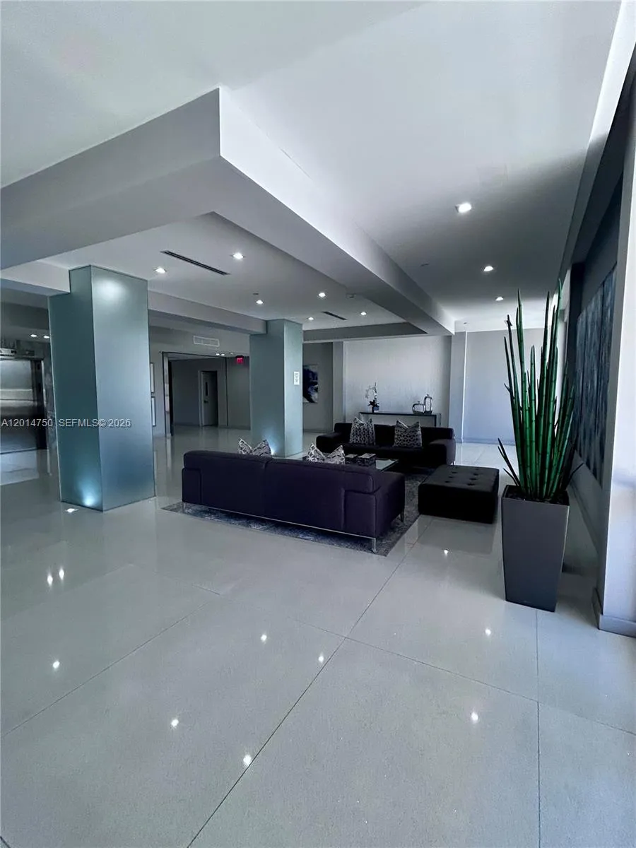 20365 W Country Club Dr #TH24 Aventura, FL 33180