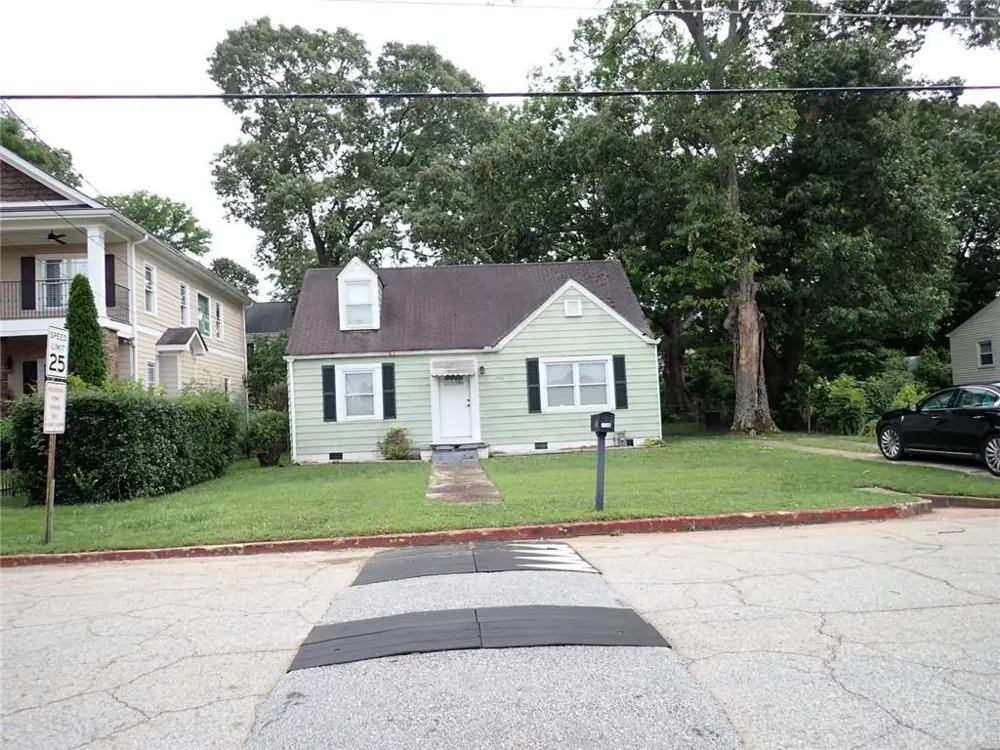 1476 Cambridge Avenue College Park, GA 30337