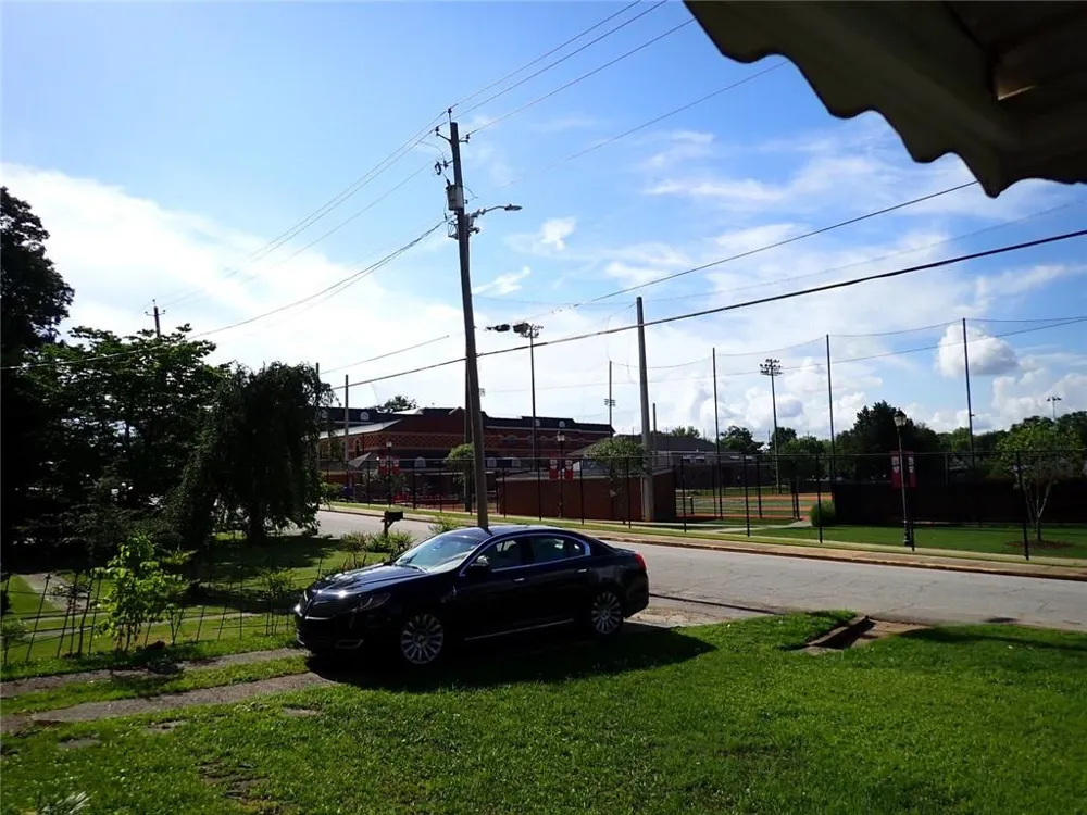 1476 Cambridge Avenue College Park, GA 30337
