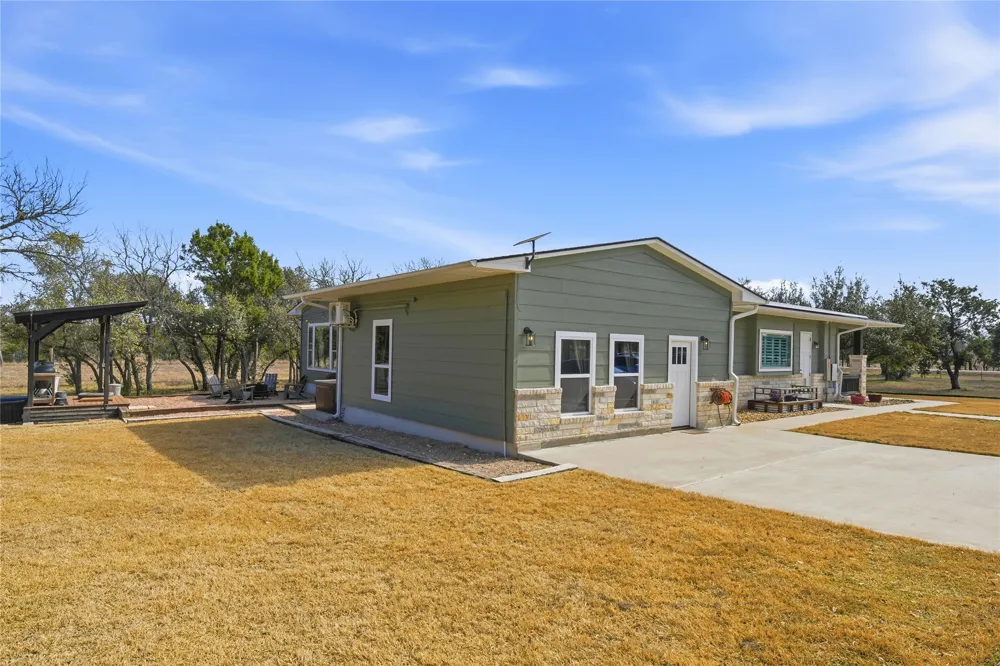 150 County Road 220 Florence, TX 76527