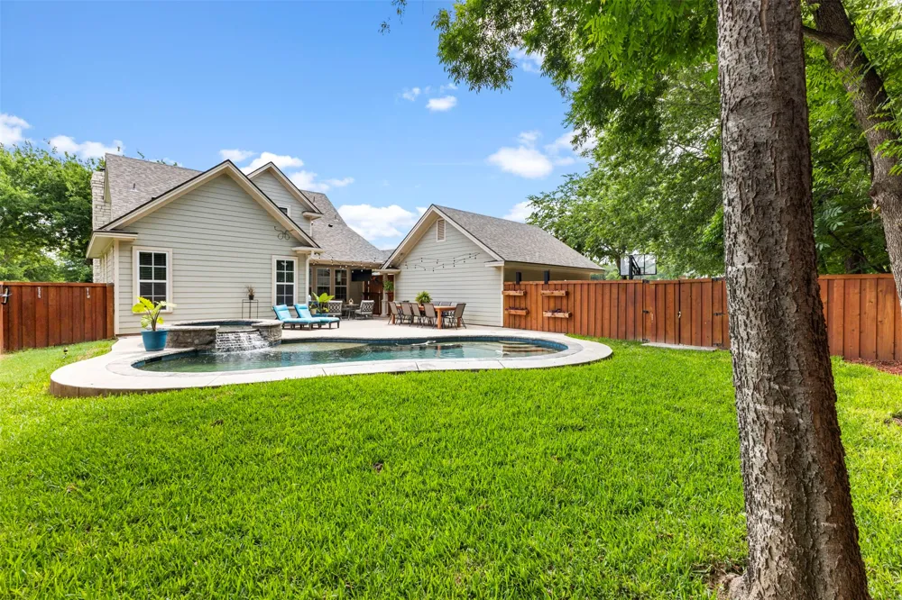 106 Dove Meadow Lane Glen Rose, TX 76043
