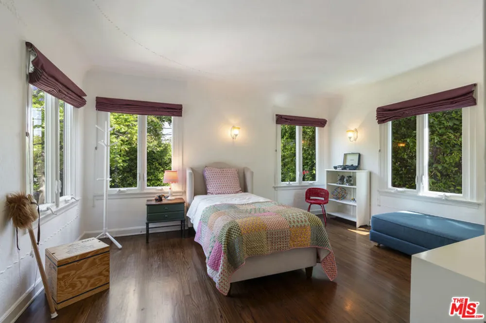 808 S Cloverdale Avenue Los Angeles, CA 90036