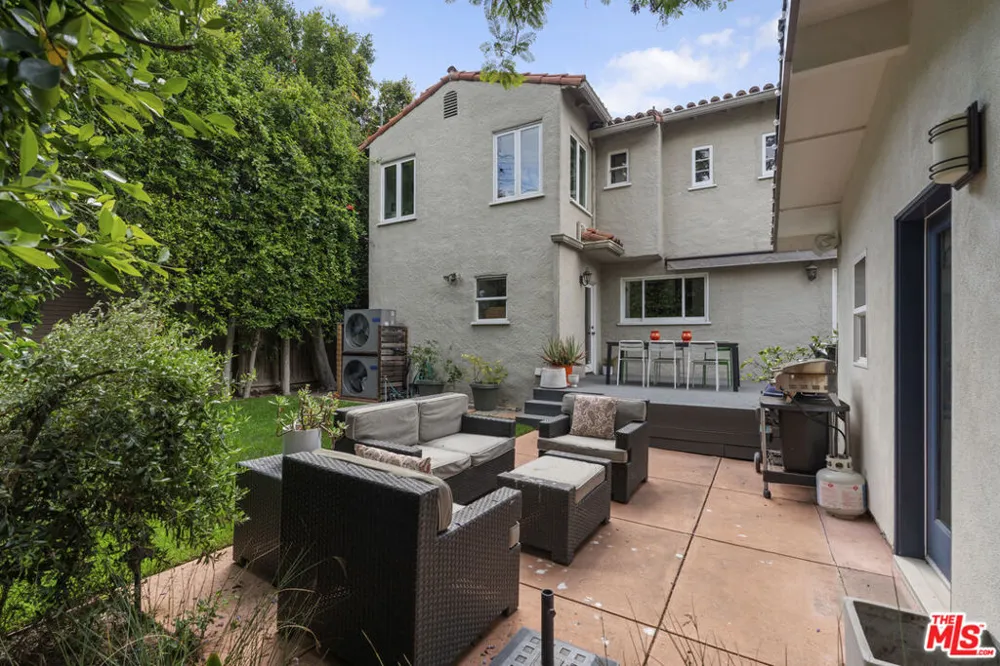 808 S Cloverdale Avenue Los Angeles, CA 90036