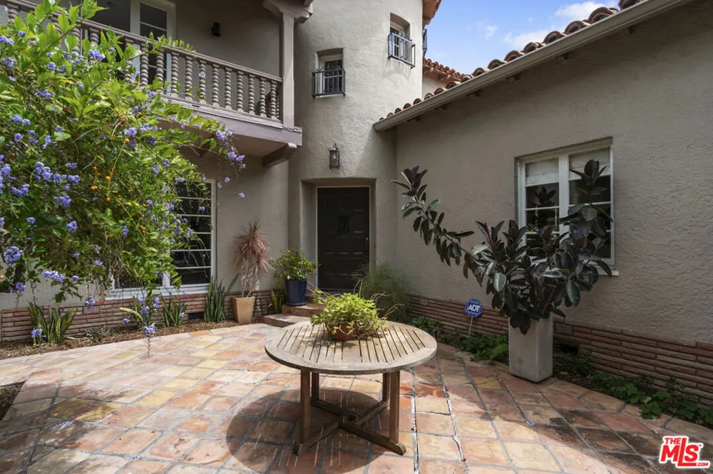 808 S Cloverdale Avenue Los Angeles, CA 90036