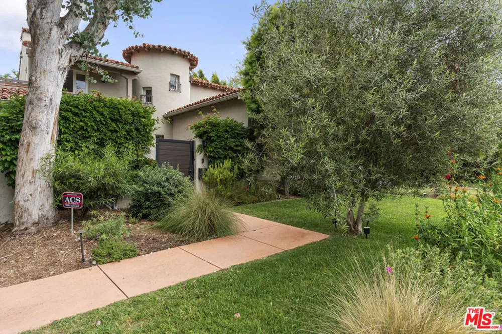 808 S Cloverdale Avenue Los Angeles, CA 90036