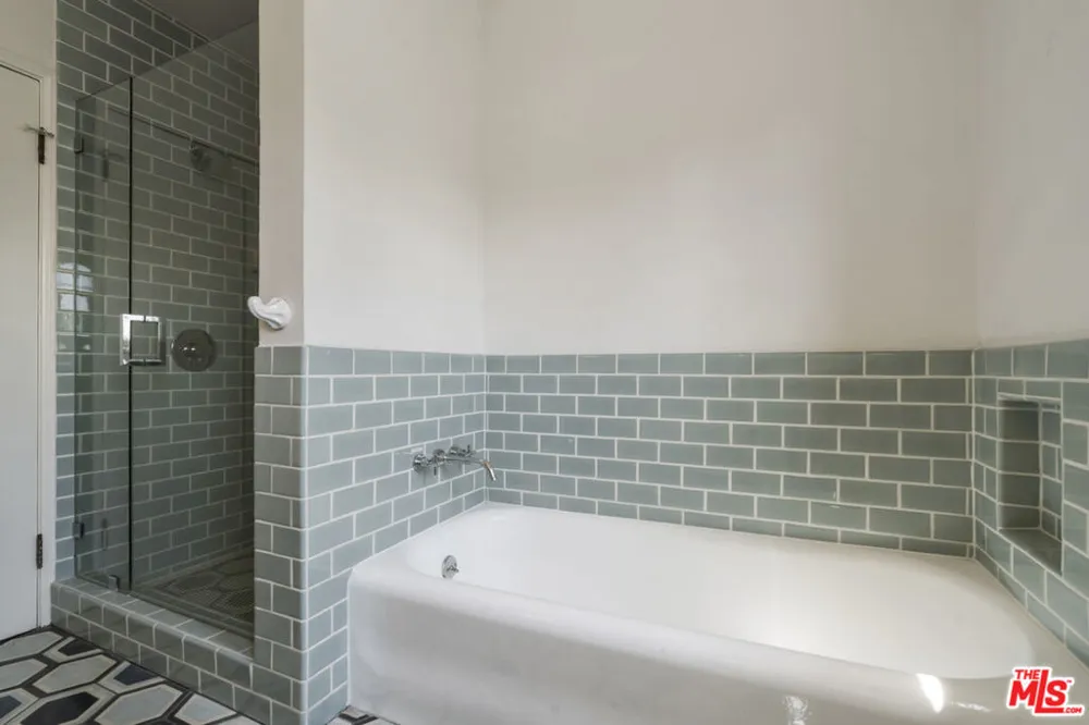 808 S Cloverdale Avenue Los Angeles, CA 90036