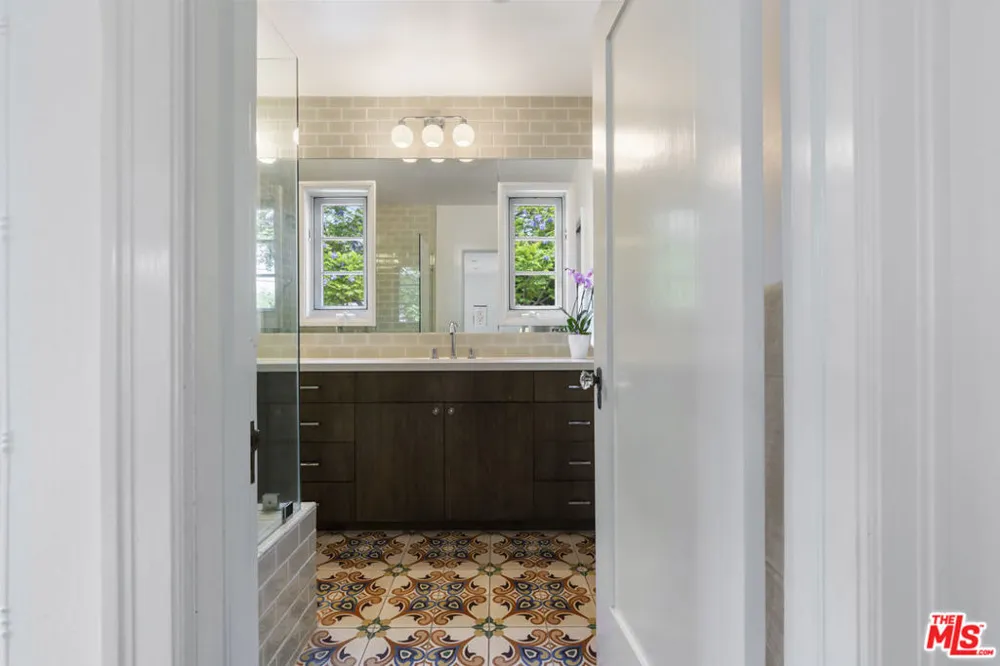 808 S Cloverdale Avenue Los Angeles, CA 90036