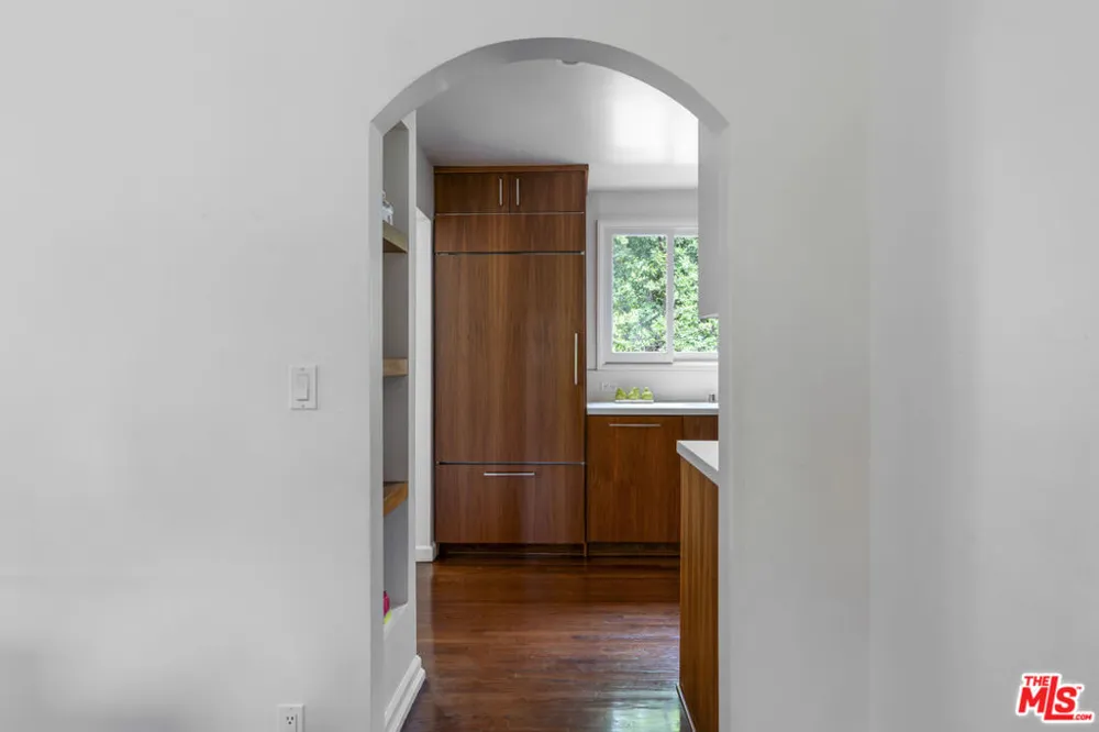 808 S Cloverdale Avenue Los Angeles, CA 90036