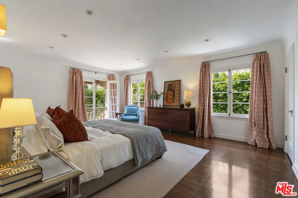 808 S Cloverdale Avenue Los Angeles, CA 90036