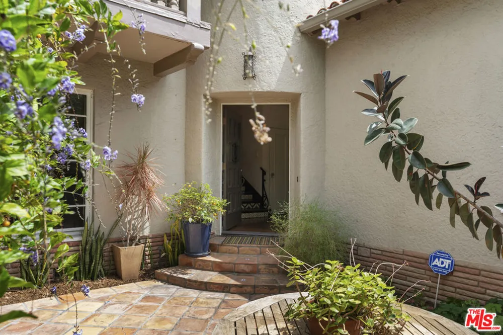 808 S Cloverdale Avenue Los Angeles, CA 90036