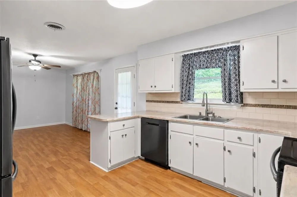 3 Sunrise Drive La Fayette, GA 30728