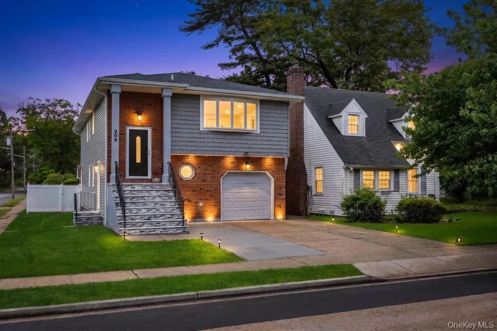 209 Grove Street Valley Stream, NY 11580