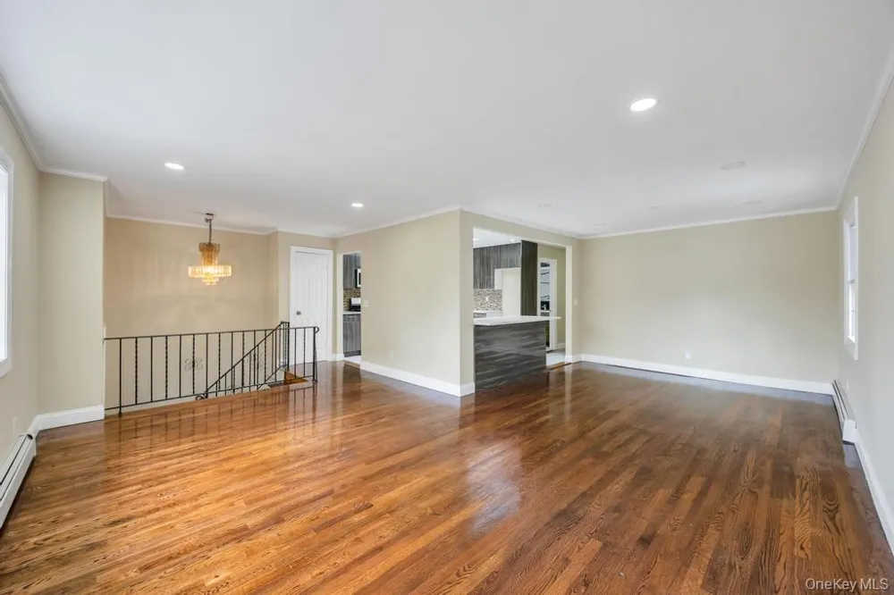 209 Grove Street Valley Stream, NY 11580