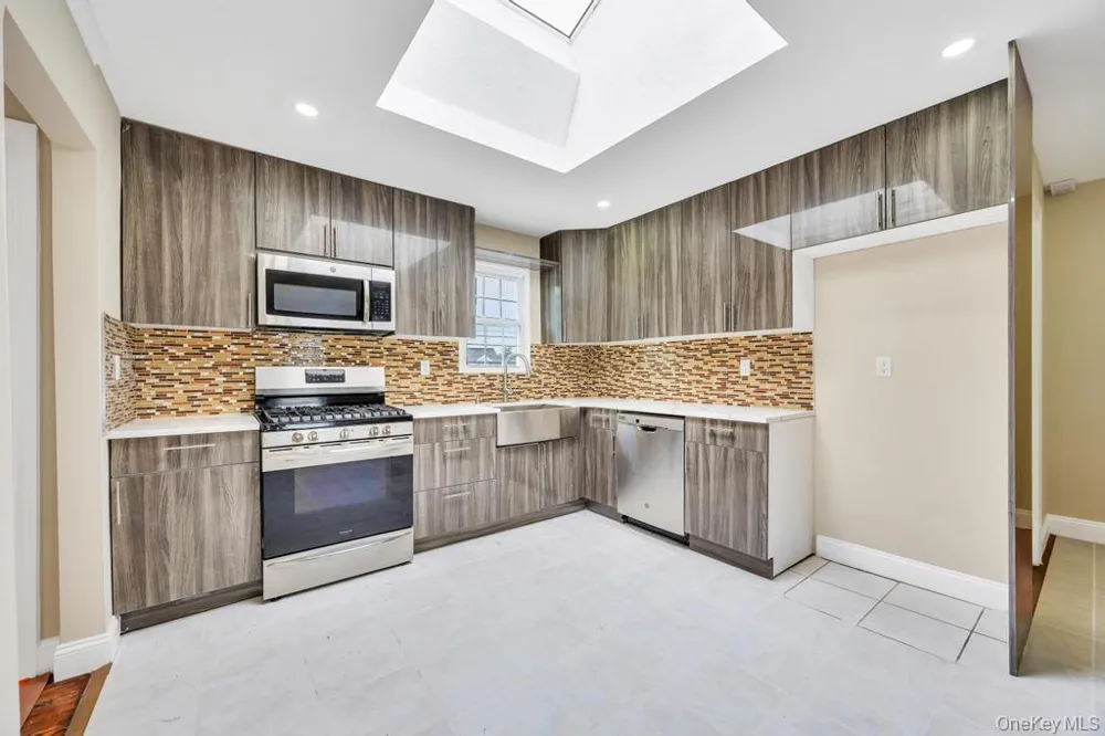 209 Grove Street Valley Stream, NY 11580