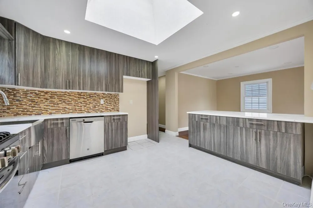 209 Grove Street Valley Stream, NY 11580