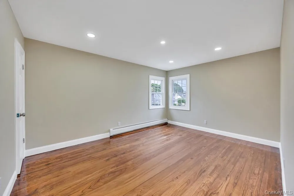 209 Grove Street Valley Stream, NY 11580