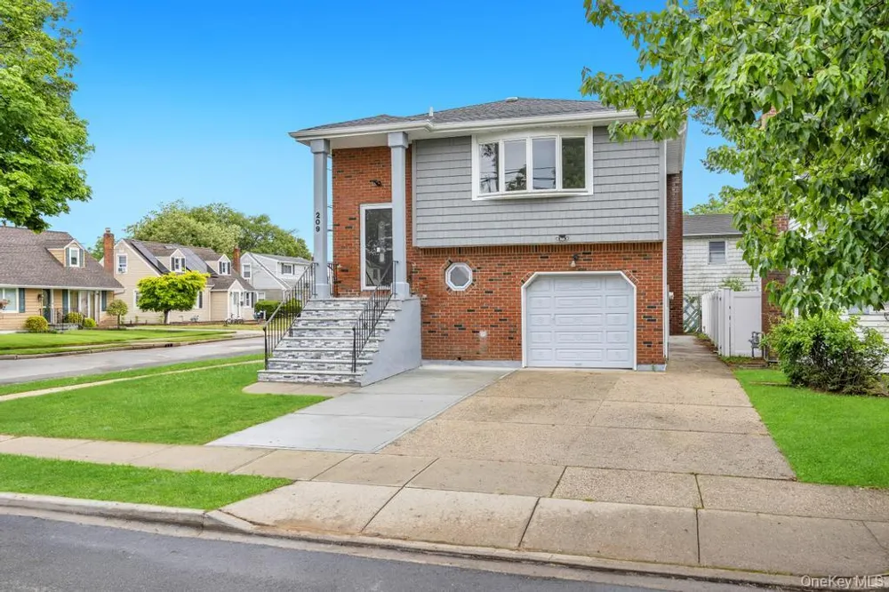 209 Grove Street Valley Stream, NY 11580