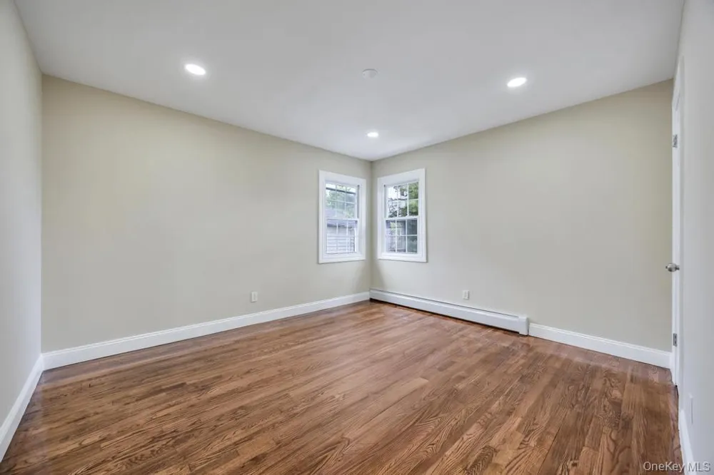 209 Grove Street Valley Stream, NY 11580