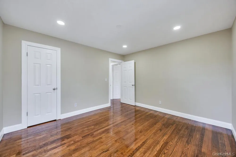 209 Grove Street Valley Stream, NY 11580