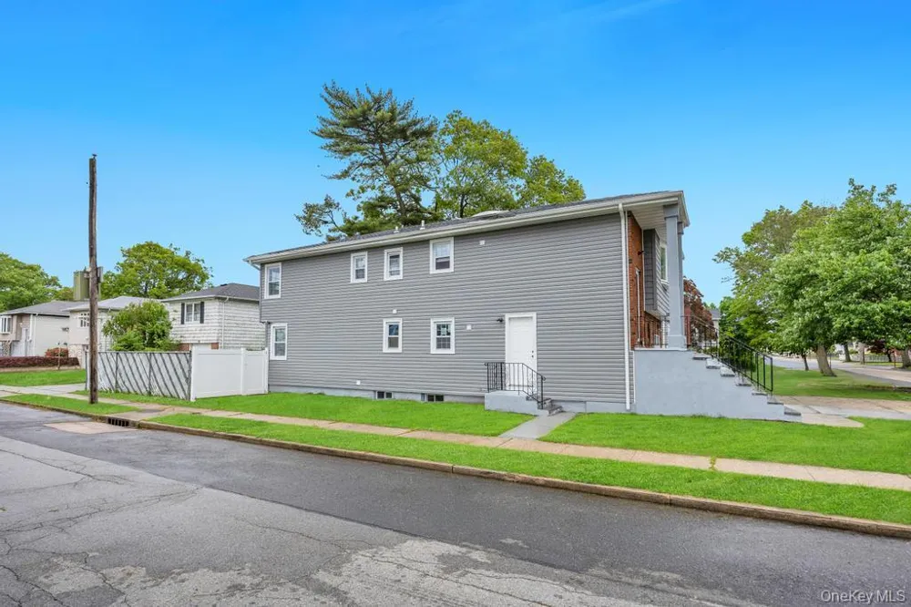 209 Grove Street Valley Stream, NY 11580