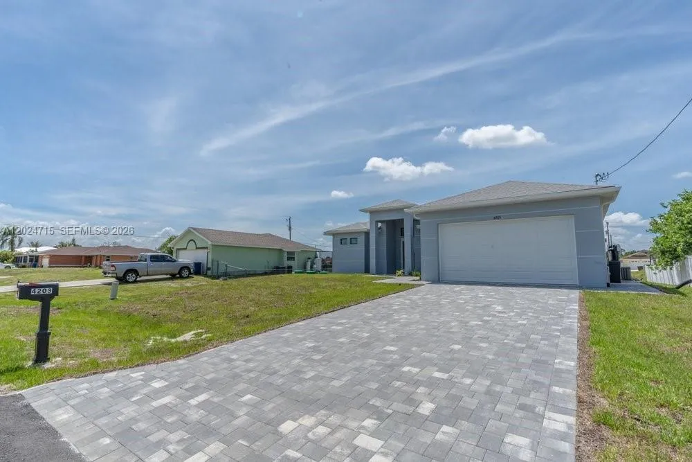 4203 11th St. W Other City - In The State Of Florida, FL 33971