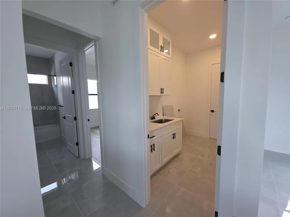 4203 11th St. W Other City - In The State Of Florida, FL 33971
