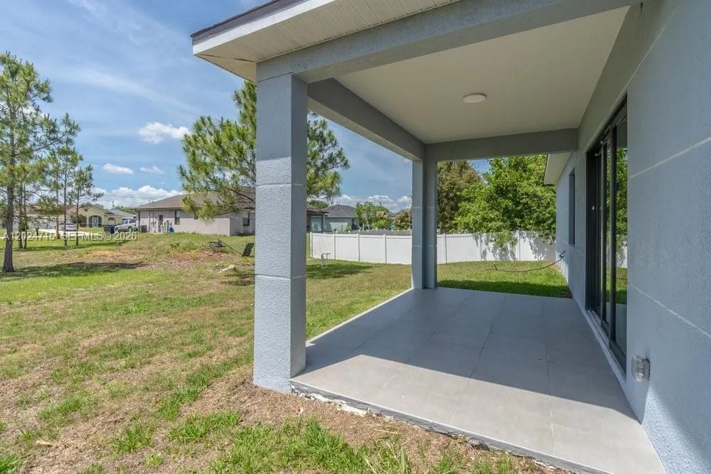 4203 11th St. W Other City - In The State Of Florida, FL 33971