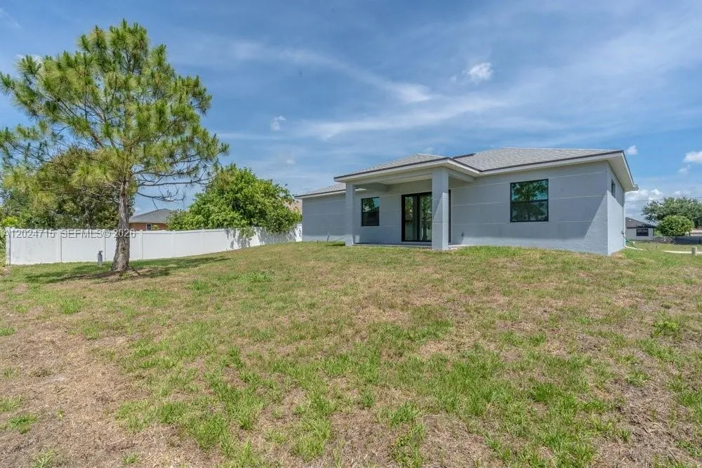 4203 11th St. W Other City - In The State Of Florida, FL 33971
