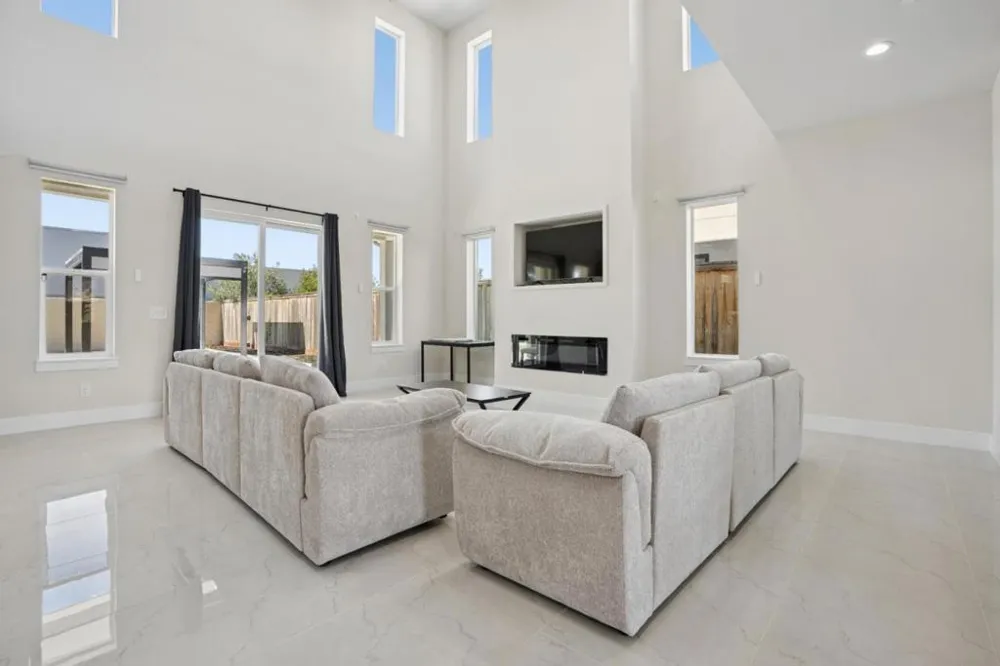 2362 Interlaken Court Lodi, CA 95242
