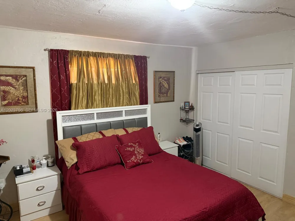 1245 W 24th St #118 Hialeah, FL 33010