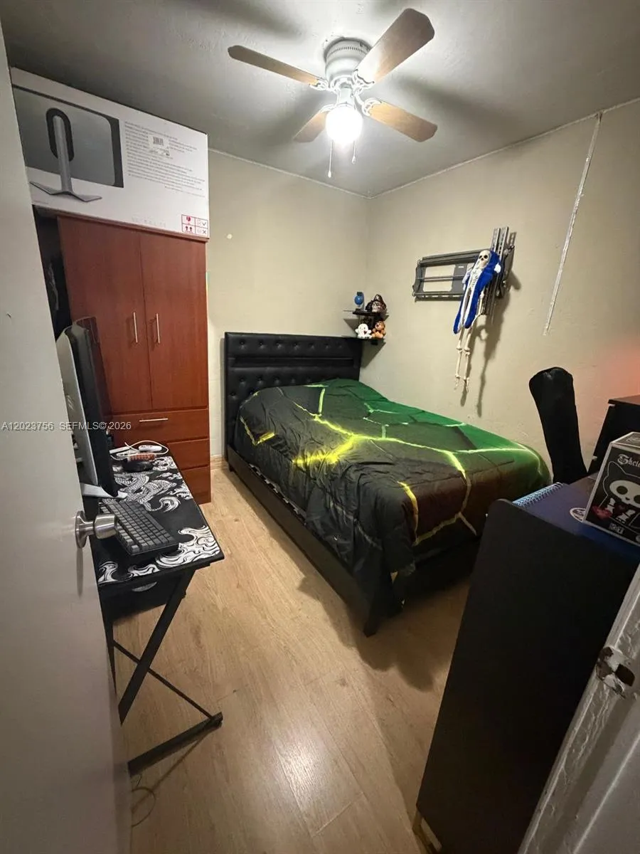 1245 W 24th St #118 Hialeah, FL 33010