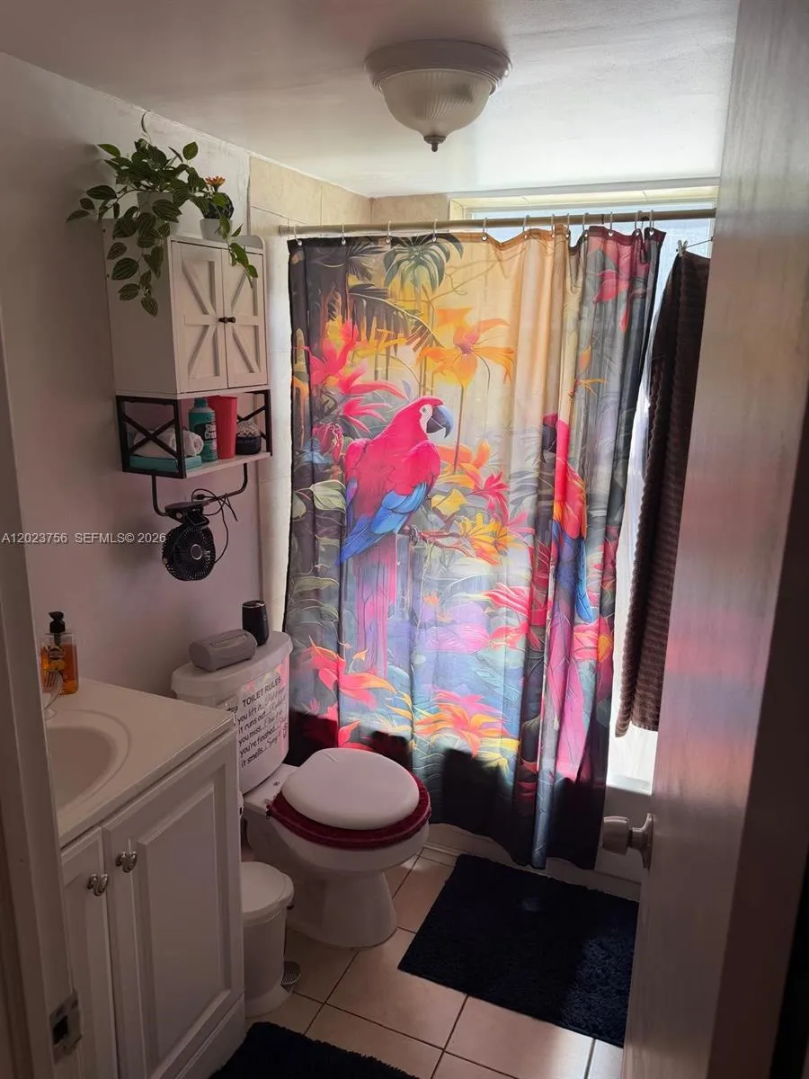 1245 W 24th St #118 Hialeah, FL 33010