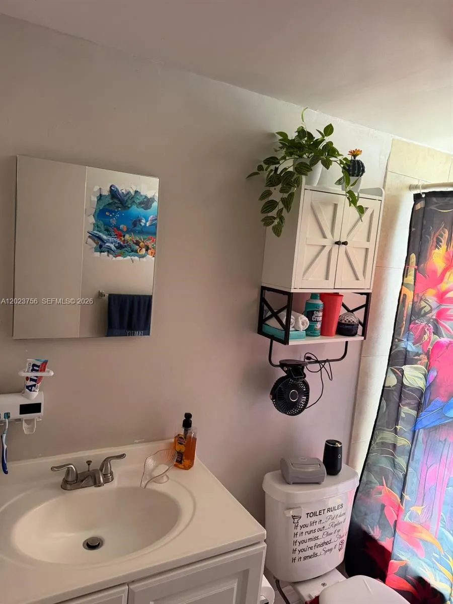 1245 W 24th St #118 Hialeah, FL 33010