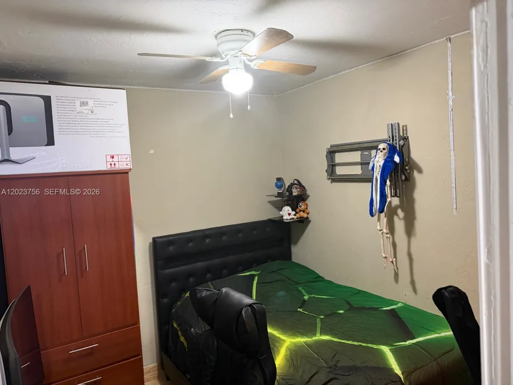 1245 W 24th St #118 Hialeah, FL 33010