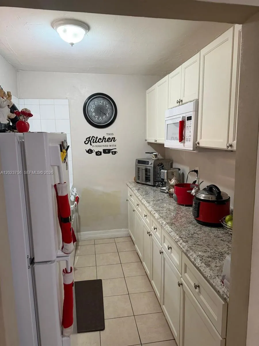 1245 W 24th St #118 Hialeah, FL 33010
