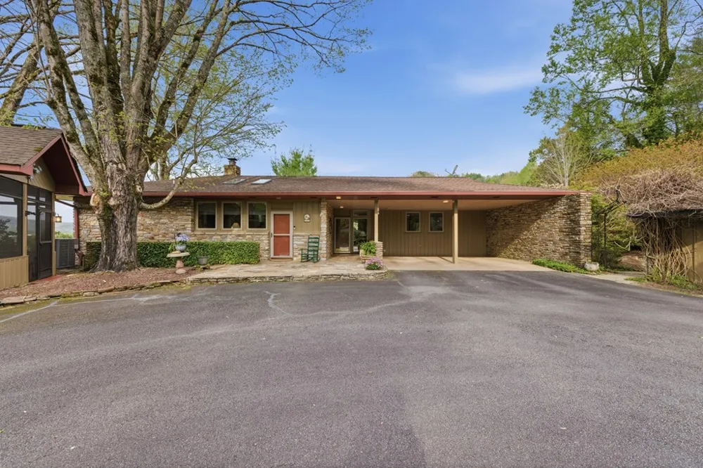 6203 Airport Road Andrews, NC 28901