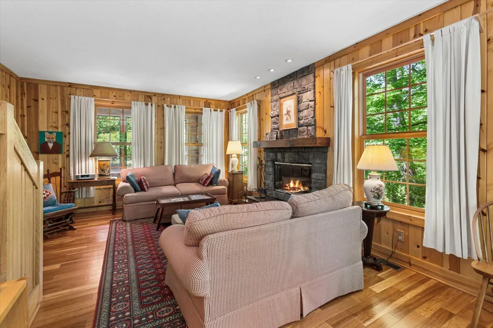 58 Lincoln Avenue South Haven, MI 49090