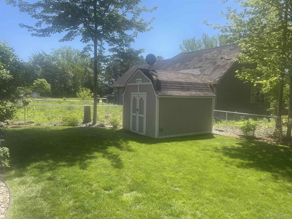 11279 Sarle Road Tittabawassee Township, MI 48623