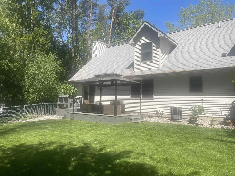 11279 Sarle Road Tittabawassee Township, MI 48623