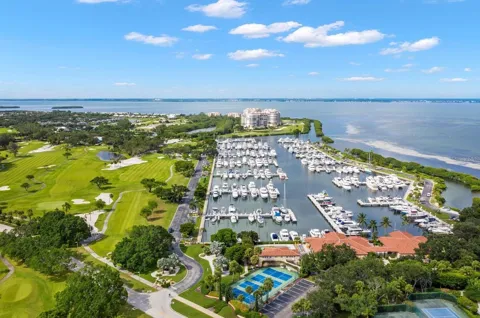 2600 HARBOURSIDE DRIVE #H-05
