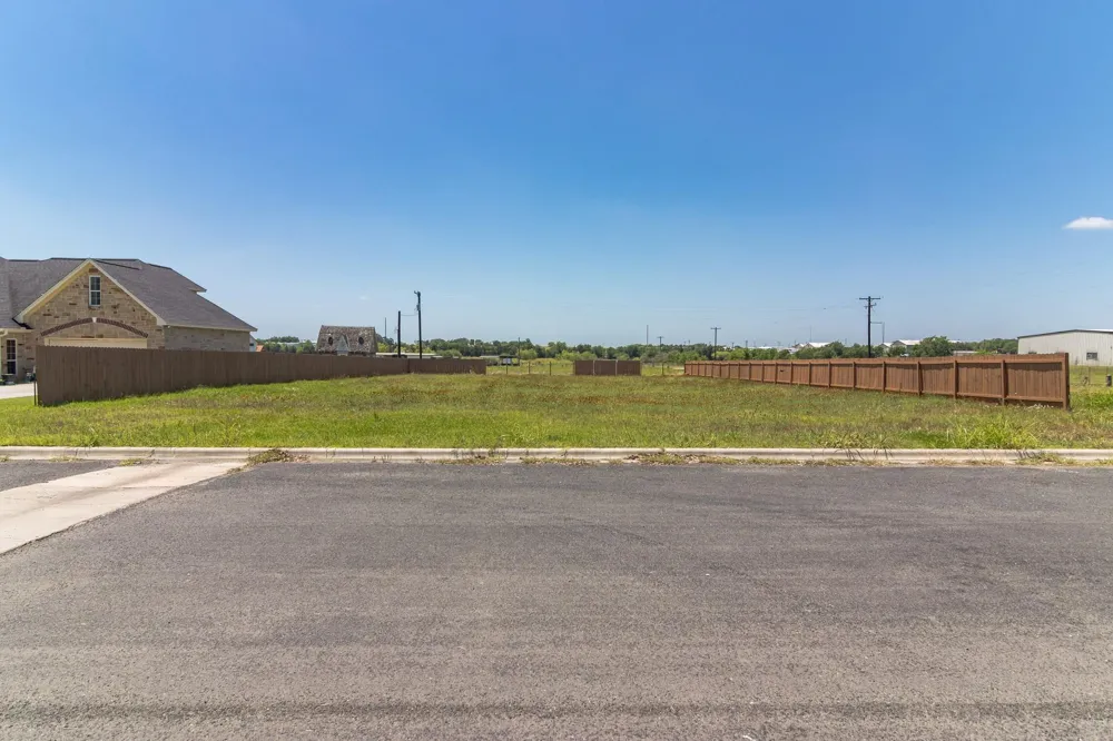 402 E Anderson Schulenburg, TX 78956