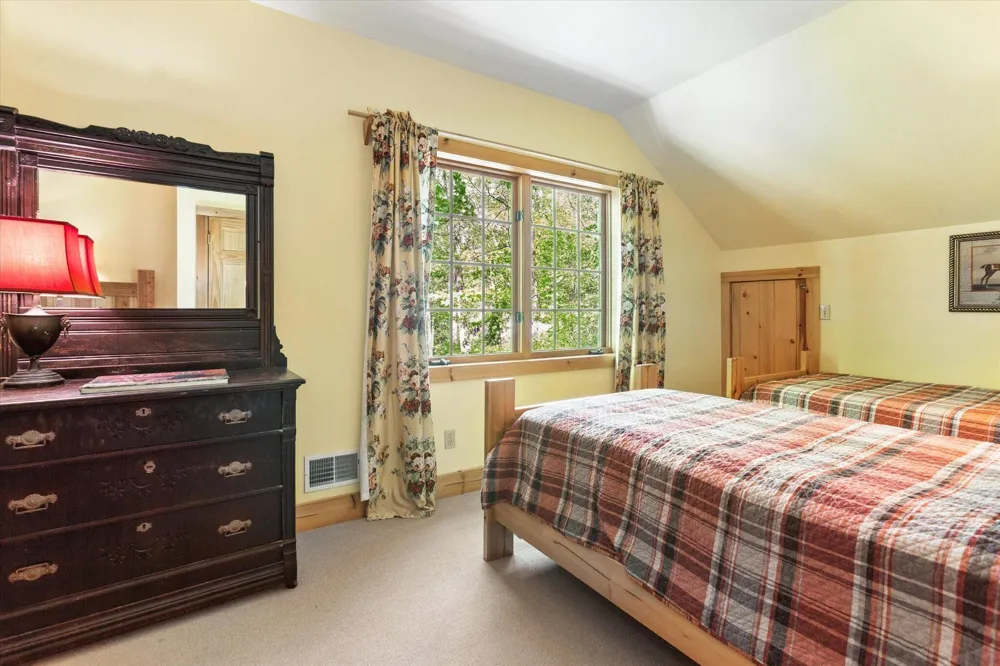 58 Lincoln Avenue Casco Township, MI 49090