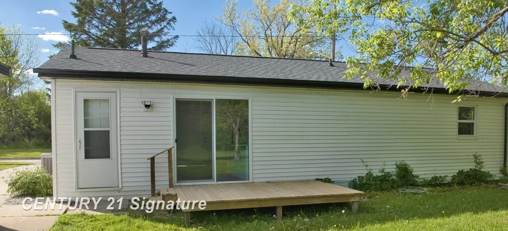 1245 E Outer Drive Saginaw City, MI 48601