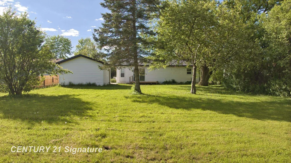 1245 E Outer Drive Saginaw City, MI 48601