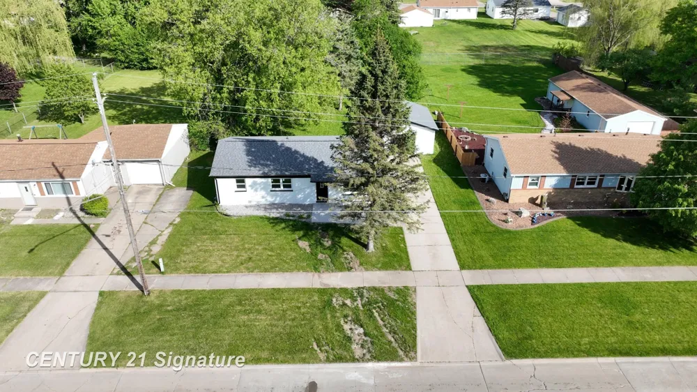 1245 E Outer Drive Saginaw City, MI 48601