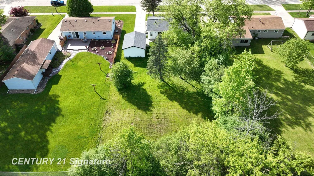 1245 E Outer Drive Saginaw City, MI 48601