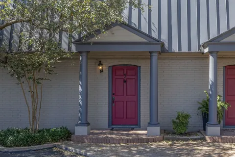 2500 Steck Avenue #5