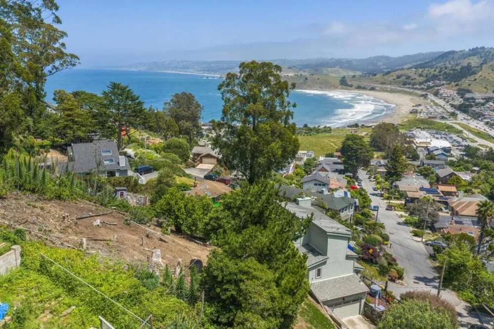 Grand Pacifica, CA 94044
